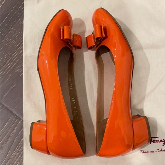 Salvatore Ferragamo Vera Pumps Shoes - Picture 4 of 6